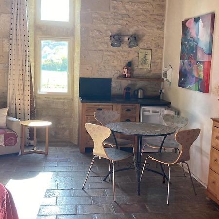 Mas De La Rivoire B&B Villevieille Ngoại thất bức ảnh
