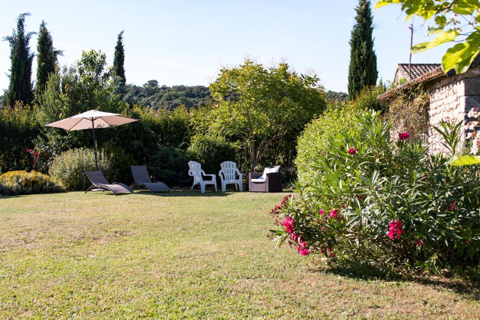 Mas De La Rivoire B&B Villevieille Ngoại thất bức ảnh